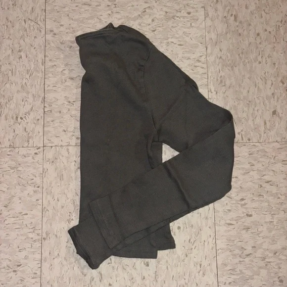 H&M Basic Long Sleeve - Picture 2 of 3